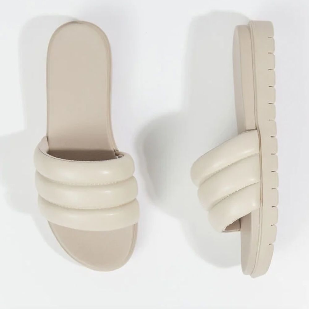 🌿NWT•Altar’d State•Neutral•Slide Sandals•Size 6•